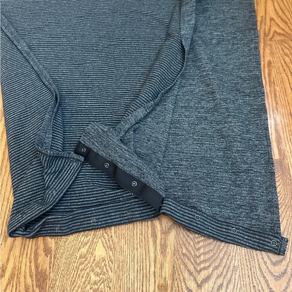 Lululemon Reversible Vinyasa Scarf - Picture 5 of 5